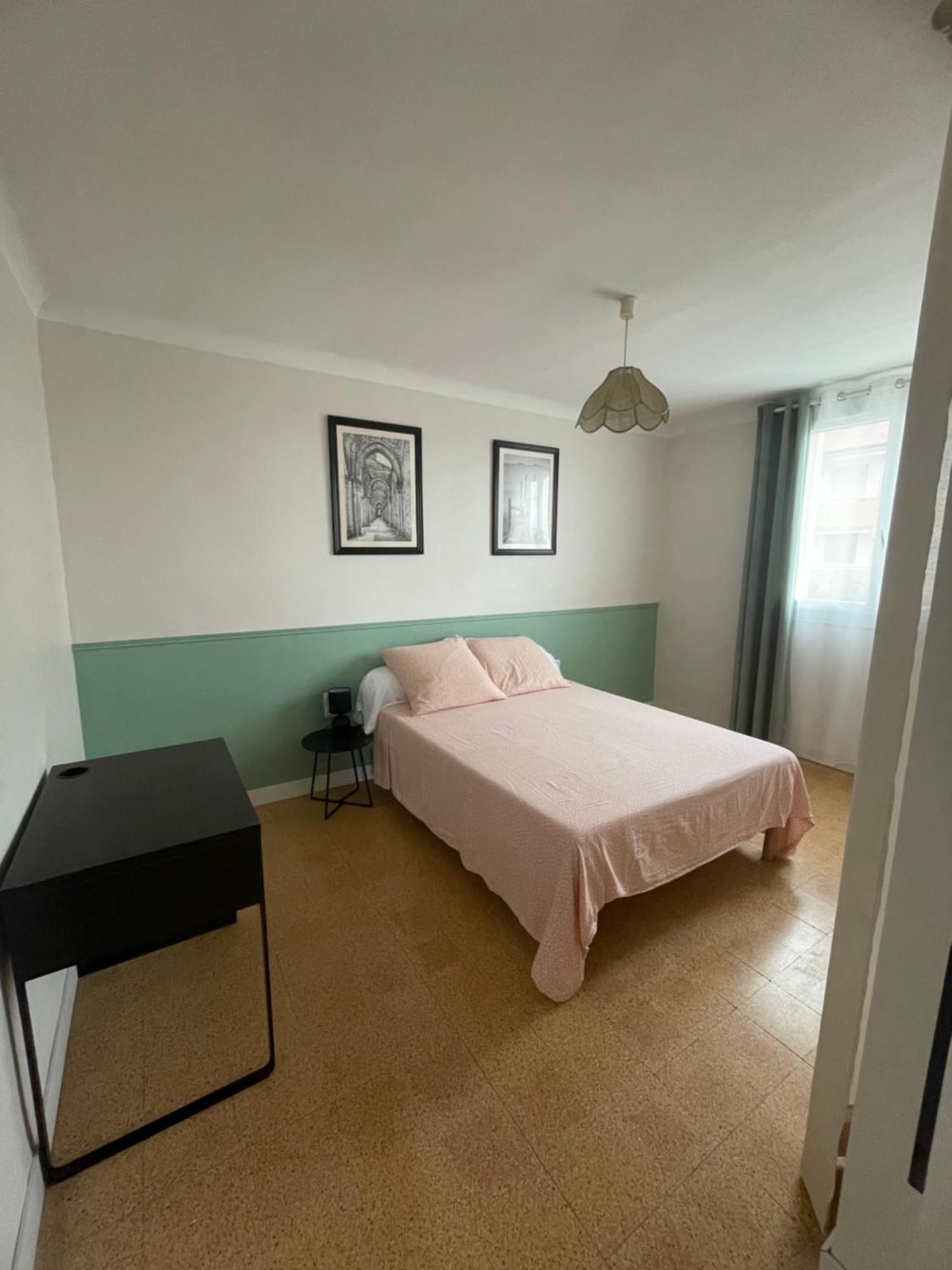 Appartement De Florent อาร์ลส์ ภายนอก รูปภาพ